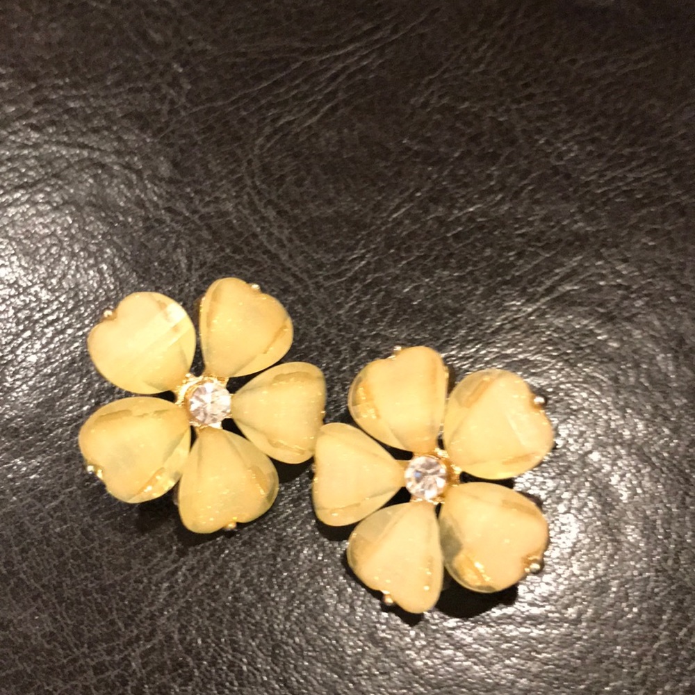 Vintage statement earrings. Light green flower earring set.